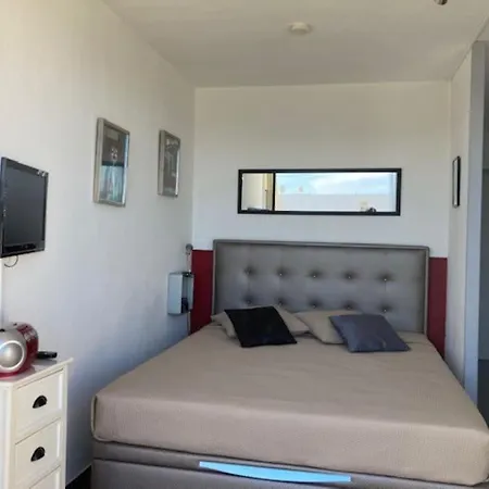 2, Heliopolis D Au Village Naturiste * 阿格德